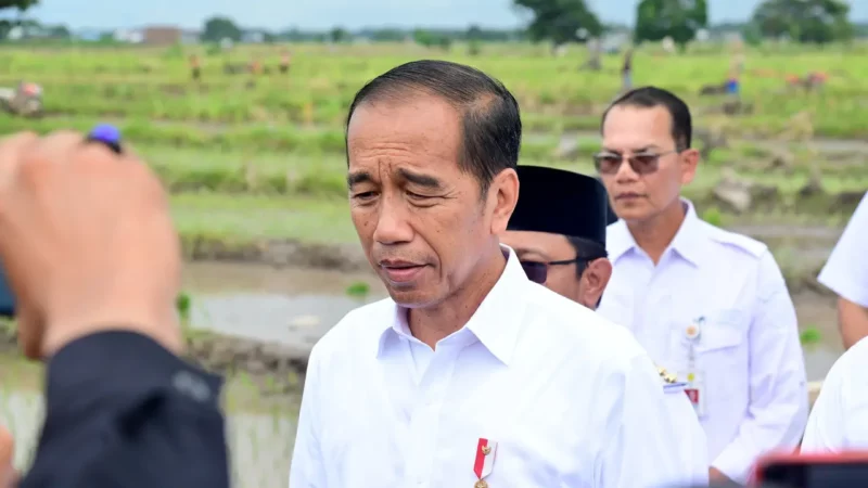 Jokowi Soroti Prosedur Birokrasi: Perizinan Masih Berbelit-belit
