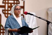 Setelah 15 Tahun Memimpin, PM Bangladesh Sheikh Hasina Mendadak Mundur, Militer Ambil Kendali