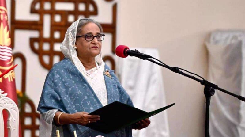 Setelah 15 Tahun Memimpin, PM Bangladesh Sheikh Hasina Mendadak Mundur, Militer Ambil Kendali