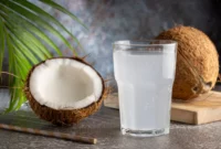 5 Manfaat Mengonsumsi Air Kelapa Setiap Hari