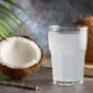 5 Manfaat Mengonsumsi Air Kelapa Setiap Hari