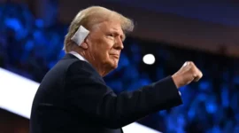 Donald Trump memulai kariernya di sektor real estate, bisnis yang diwarisinya dari ayahnya, Fred Trump. 