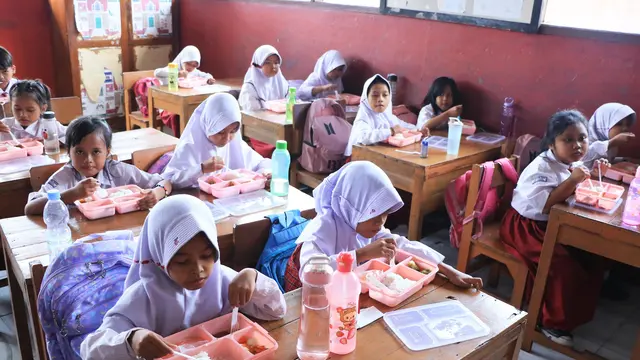 Ikeu juga menekankan bahwa program Makan Bergizi Gratis melibatkan kolaborasi dengan UMKM dan sektor swasta untuk penyediaan bahan pangan lokal bergizi.