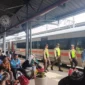 Stasiun Pasar Senen Dipadati 16.000 Penumpang, Suasana Meriah Penuh Kehangatan Natal