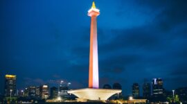 Monas