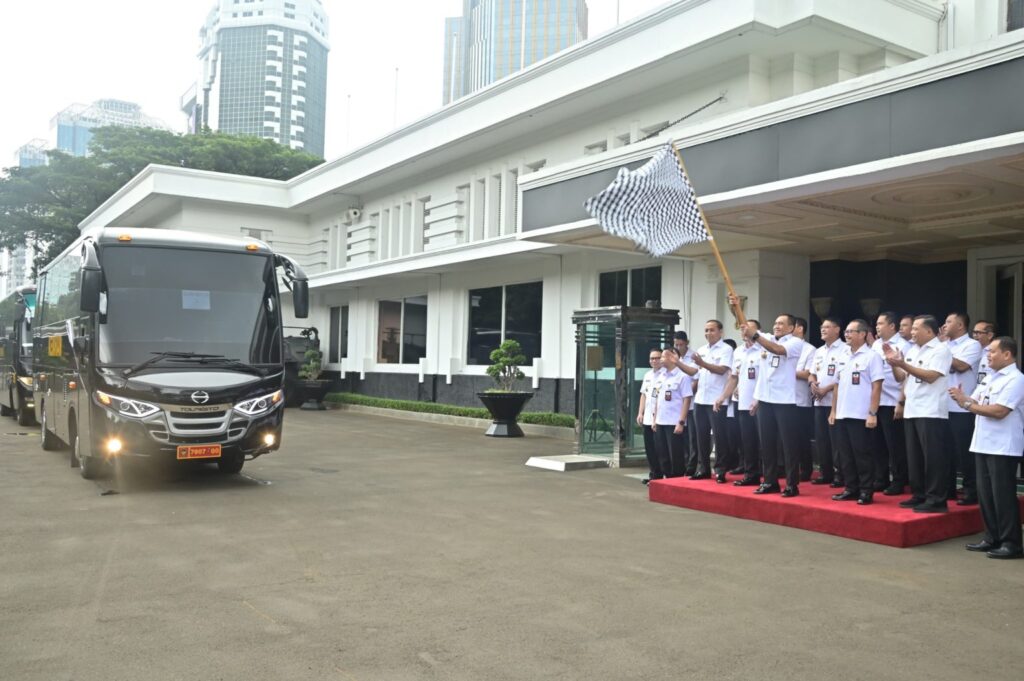 Kemhan RI Gelar Mudik Lebaran: 910 Pegawai dan Keluarga Dilepas Menuju Kampung Halaman