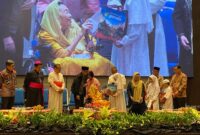 Buka Puasa Bersama KWI, Hj Shinta Nuriyah dan Anak Yatim Gaungkan Pesan Kedamaian dan Persatuan
