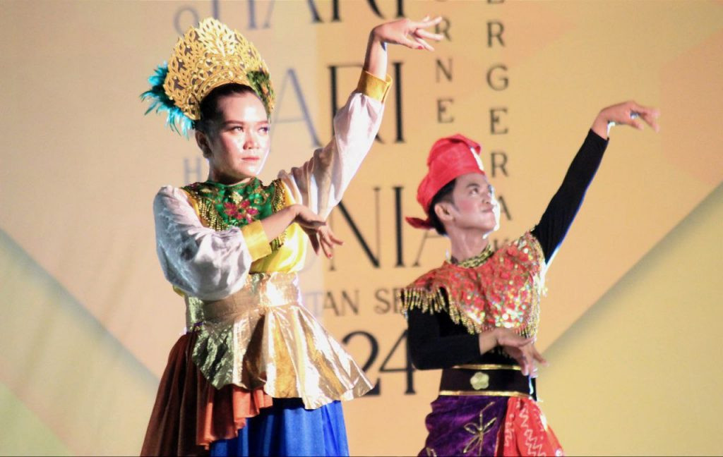 Hari Tari