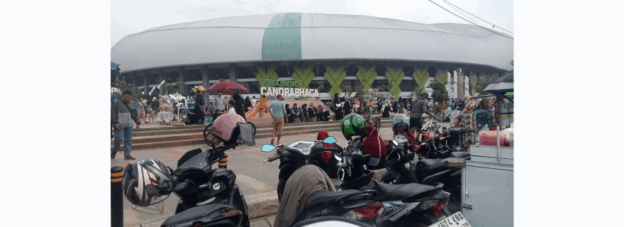 Parkir Liar di Sekitar Plaza Patriot Candrabhaga Masih Marak, Warga Keluhkan Minimnya Penindakan