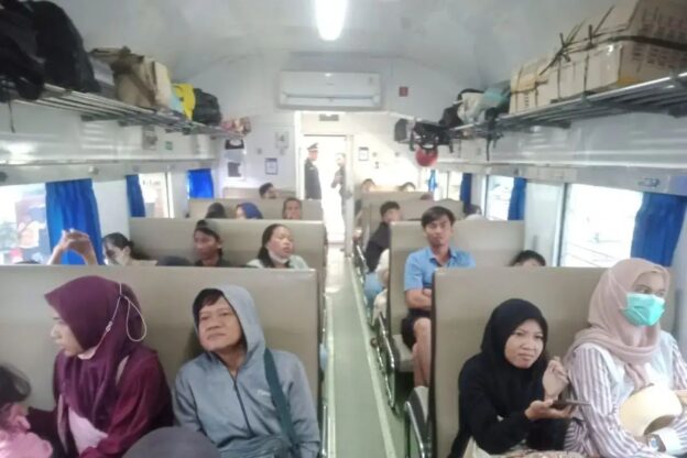 Lonjakan Penumpang KA di Daop 9 Jember Selama Libur Waisak