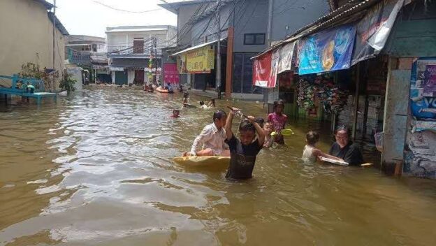 Supermoon Mendekat, Warga Pesisir Di Jakarta Diminta Waspada Banjir Rob