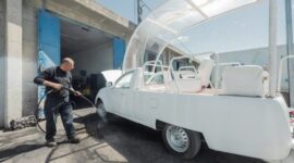 Popemobile 