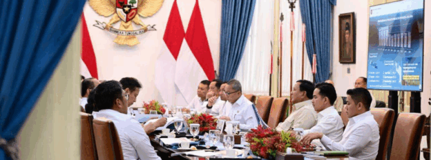 Prabowo Pimpin Rapat Akselerasi Kopdes Merah Putih, Zulhas: Sudah Hampir 10 Ribu Unit Terbentuk!