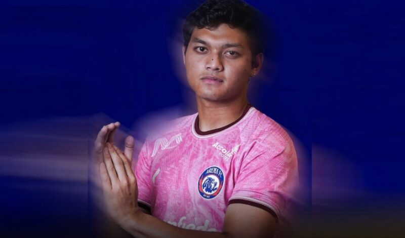 Adi Satryo Resmi Berkostum Arema FC untuk Musim 2025/2026
