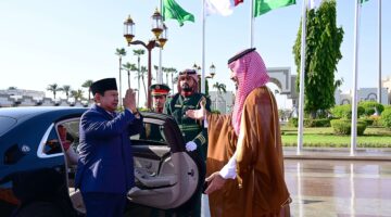 Presiden Prabowo Disambut Hangat oleh Putra Mahkota Arab Saudi